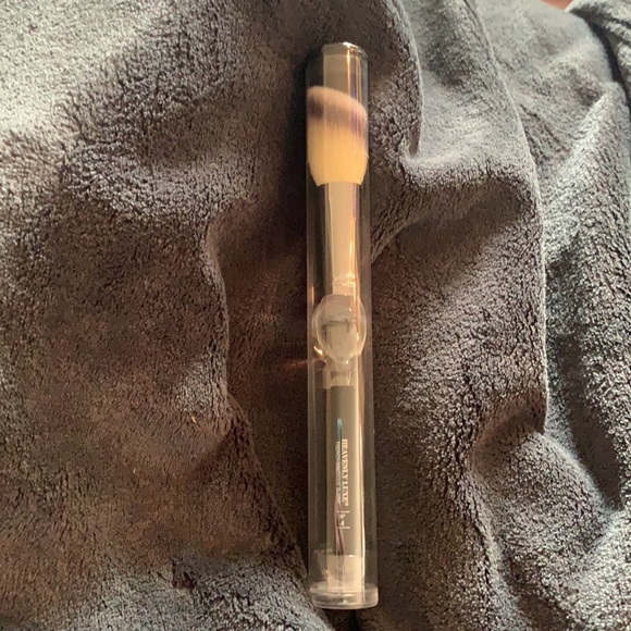 It Cosmetics Blush & Brush $63 Value New U… - Picture 6 of 9